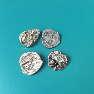 Nhà Máy Sản Xuất Tùy Chỉnh Hợp Kim Bán Buôn May Mặc Kim Loại Tay May Không Thường Xuyên Số Lượng Lớn Nút Cho Quần Áo Áo Sơ Mi - Product Image 5