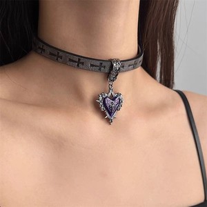 Collier ras du cou en cuir style punk sombre avec croix cœur épineux pour femme, chaîne de cou tendance pour fille stylée de Shibuya - Product Image 2