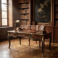 Bureau de direction en marqueterie dorée Sovereign |   Table d'écriture classique française de luxe en laque noire - EKAR
