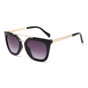 Gafas de sol polarizadas para niños UV400 con montura de PC, protección solar unisex, estilo para viajes de pesca en la playa K112 - Product Image 2