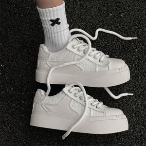 Chaussures de skate décontractées confortables à plateforme compensée et bout épais pour hommes, collection Printemps 2025, style niche noir et blanc, polyvalentes - Product Image 4