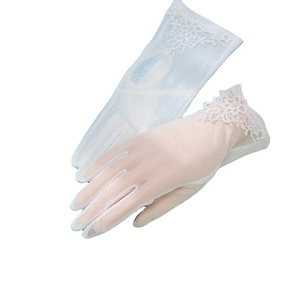 Gants de protection solaire élégants blancs personnalisés avec logo <span class=keywords><strong>pour</strong></span> femmes, parfaits <span class=keywords><strong>pour</strong></span> les mariages d'été et les soirées – Vente en gros - Product Image 6