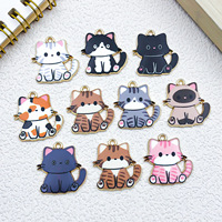Colgante de esmalte de gatito tabby sentado con pata que se mueve, de aleación en tono dorado, para amantes de los gatos, marcapáginas para diario