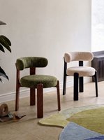 Chaise de salle à manger en bois massif de style moderne du milieu du siècle, fauteuil à dossier en velours côtelé français, chaise à dossier rembourré de designer nordique haut de gamme