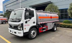 Camion-citerne à huile Furika 4*2 avec une capacité de 9900 litres pour le transport de l'huile - Product Image 4