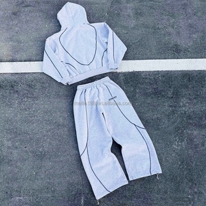 Ensemble de survêtements personnalisés pour fabricants de vêtements : sweats à capuche noirs à surpiqûres contrastées et pantalons de jogging amples gris pour hommes - Product Image 2