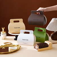 Boîte d'emballage pour gâteaux à tenir à la main, avec emplacement pour blocs réfrigérants