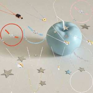 Collar de Corazones Entrelazados de Dos Tonos en Contraste, Hecho a Mano con Cuentas de Cristal de Colores, <span class=keywords><strong>Gargantilla</strong></span> Delicada para Uso Diario - Product Image 1