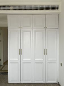 خزائن غرف نوم فاخرة مفتوحة من الخشب الأبيض الفرنسي مع أدراج وخزائن تخزين، تدعم التخصيص حسب طلب المصنع - Product Image 2