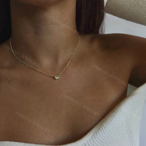 <span class=keywords><strong>Collar</strong></span> de Cadena de Plata de Ley 925 Chapado en Oro para Mujer <span class=keywords><strong>con</strong></span> Colgante de Circonita Cúbica <span class=keywords><strong>con</strong></span> Corte <span class=keywords><strong>Esmeralda</strong></span> y Bisel - Product Image 2