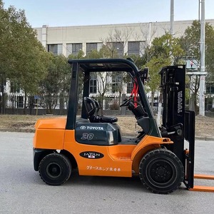 Carrello Elevatore <span class=keywords><strong>Toyota</strong></span> Usato di Alta Qualità, <span class=keywords><strong>3</strong></span> Tonnellate, Sollevamento 3m, Diesel, per Trasporto - Product Image 4