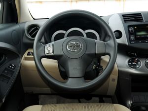 Auto <span class=keywords><strong>Usata</strong></span> RAV4 2.0L Euro IV SUV Benzina Automatica 2WD Colore Bianco del 2011 - Product Image 4