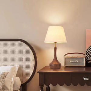 Lámpara de Mesa Retro Americana de Madera de Nogal Maciza, Estilo Sencillo y Acogedor para Dormitorio, Estudio u Hotel, Lámpara de Mesa de Noche de Estilo Vintage - Product Image 2