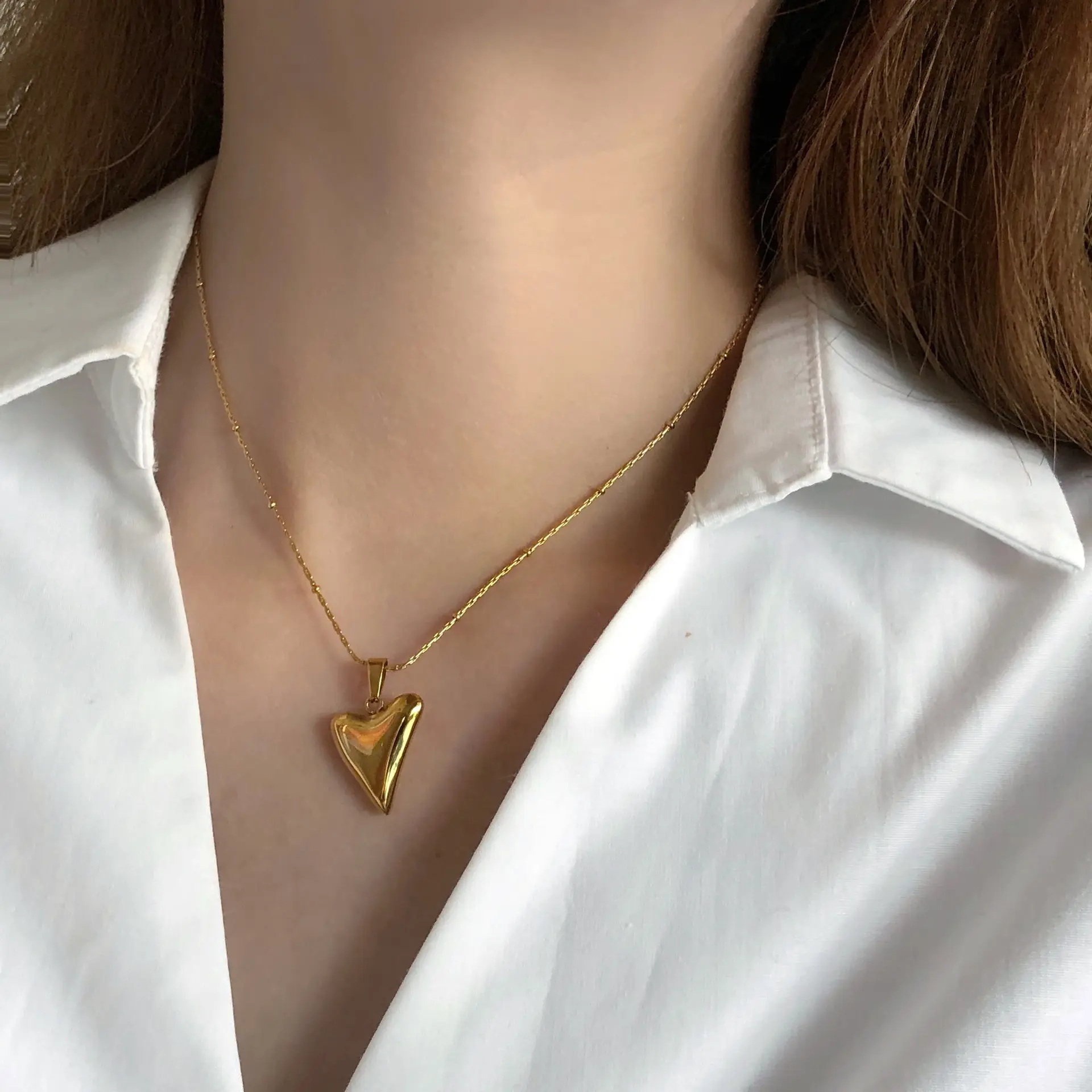 Delicado collar con colgante de corazón sólido chapado en oro de 18 quilates, joyería, cadena de oro, collar con colgante en forma de corazón para mujer