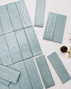 Carreaux rectangulaires en porcelaine verte contemporaine faits à la main, antidérapants, 65*200 mm, cuisine, salle de bain, café, comptoir de bar, parc, extérieur - Product Image 1