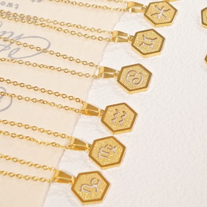 Collar con Colgante Hexagonal <span class=keywords><strong>de</strong></span> Acero Inoxidable Chapado en Oro <span class=keywords><strong>de</strong></span> 18K al por Mayor, Joyería Geométrica Unisex con <span class=keywords><strong>los</strong></span> 12 Signos del Zodiaco - Product Image 5