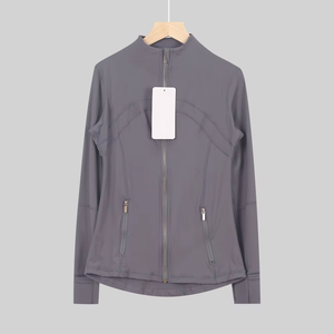 Giacca da Yoga Personalizzabile da Donna in Crema con Zip Integrale - Giacca Sportiva Slim Fit con Cerniere Dorate, Elastica per Palestra e Uso Quotidiano - Product Image 4