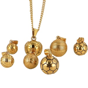 Collana con Ciondolo a Forma di Pallone Sportivo (Calcio, Basket) Stile Europeo-Americano, Catena in Bambù, Acciaio Inossidabile Placcato <span class=keywords><strong>24k</strong></span> - Product Image 1