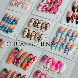 ซัพพลายเออร์เล็บปลอมสไตล์ดาร์กโกธิคสำหรับสาวๆ ขายส่ง เล็บอะคริลิคทรงเหลี่ยมเท่ๆ สไตล์พังก์ พร้อมจี้รูปกางเขน งานแฮนด์เมดสำหรับชาวคาทอลิก - Product Image 6