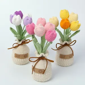 Nuevo diseño jarrón tejido a mano Flor de ganchillo tulipán artificial con jarrón para regalo de San Valentín