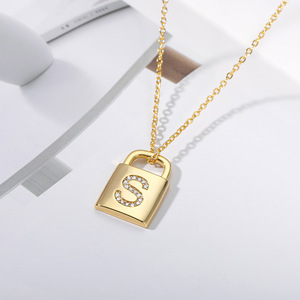 JY-Cadena de eslabones de acero inoxidable chapado en oro con letras iniciales, collar de bloqueo de Circonia cúbica, letra mayúscula en inglés - Product Image 4