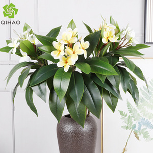 Plante artificielle QIHAO Frangipanier, fleurs jaunes et blanches, en plastique et soie, haute simulation, décoration intérieure, ornement pour la maison - Product Image 1