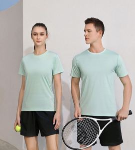 เสื้อยืดคอกลมแขนสั้น 180gsm พิมพ์โลโก้ตามสั่ง สำหรับผู้หญิงและผู้ชาย แห้งเร็ว เหมาะสำหรับออกกำลังกาย วิ่ง ฟิตเนส และเล่นกีฬา - Product Image 2