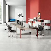 Poste de travail modulaire moderne et durable pour 2-4-6 personnes avec armoire de rangement et écran de séparation pour l'intimité