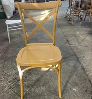 Chaise en plastique PP dorée à dossier croisé, vente en gros, haute qualité, pour fêtes en extérieur