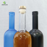 Bouteilles en verre transparent de qualité supérieure pour spiritueux, avec surface givrée mate et bouchon en liège, pour la distillerie artisanale de liqueurs