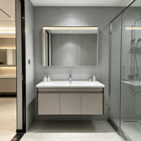 Rak Dinding Kamar Mandi Kayu Solid Modern 100cm dengan Panel Kristal Karbon, Wastafel Keramik 50cm, dan Kabinet Cermin LED Sensor Pintar