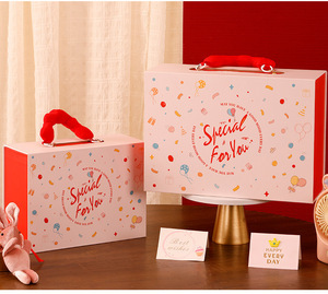 Scatola Regalo Rosa Allegro con Motivi Festivi, Perfetta per Esprimere Amore e Cura - Confezione Regalo 'Speciale per Te' per Anniversario - Product Image 2