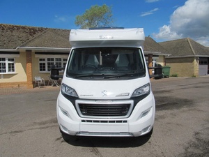 Autocaravana de Lujo Elddis Autoquest 194 Usada Barata de 2023, Emisión Euro 5, 4-6 Pasajeros, Blanca, para Acampar - Product Image 5