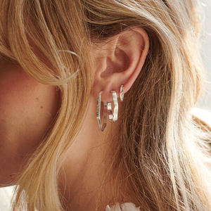 مجوهرات عصرية من الفضة الإسترلينية مطلية بالذهب قرط طوق متعرج - Product Image 6