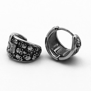 Pendientes yunnique Huggie con diseño de calavera de acero de titanio para hombres y mujeres, joyería de estilo Punk Hip Hop - Product Image 2