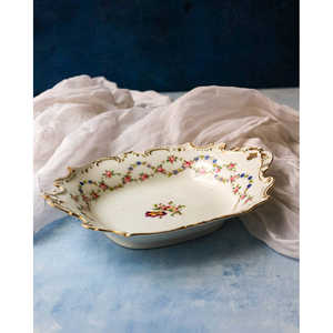 Plateau à dessert décoratif peint à la main par Gabriella P. - Product Image 4