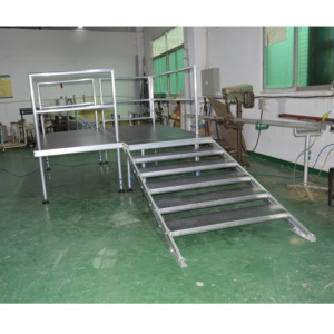 Plataforma de Escenario Portátil de Aluminio y Madera para Exteriores, Superficie Antideslizante para Espectáculos de Iluminación, Fácil Montaje y Desmontaje, Sin Electricidad - Product Image 4