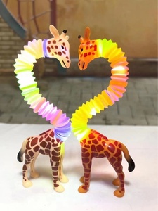 Juguete Antiestrés de Plástico al por Mayor para Niños y Adultos, Tubo Pop con Diseño de Jirafa y Perro, para Aliviar el Estrés y la Ansiedad, para Niñas y Niños - Product Image 3