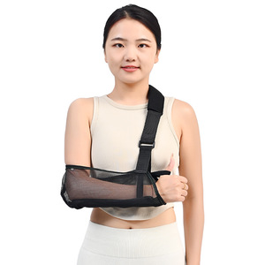 Fracture de bras, bras en maille, fixation de l'articulation du bras avec bandage, attelle, écharpe de maintien, attelle de poignet, attelle de coude, luxation et ceinture de ventilation - Product Image 1
