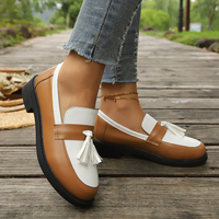 Mocassins à talon bas à pampilles pour femmes, bicolores noir et blanc, style preppy, vintage, décontracté, pour le bureau ou le campus
