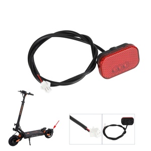 Feu arrière de sécurité pour trottinette électrique Kukirin G2 Master, réflecteur de garde-boue en plastique - Product Image 6