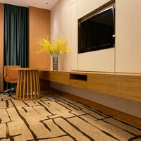 Ensemble de meubles de chambre personnalisés : Armoire sur mesure, Panneau mural TV, Console, Lit rembourré, Mobilier d'hôtel