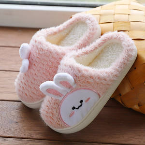 Chaussons d'intérieur pour enfants OEM, mignons et adorables, en peluche chaude, en coton, à bout fermé - Product Image 1