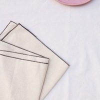 Serviettes carrées de couleur unie, lavables en machine, avec bordure cousue, pour hôtel, restaurant, décoration de mariage