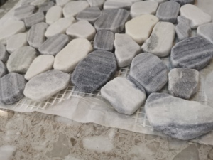 Sliced <strong>Pebble</strong> <strong>Gray</strong> and White Free Style Mosaic for Bathroom Indoor Outdoor Stone Tiles