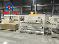 Ligne de production d'extrusion de panneaux de porte WPC, extrudeuse bivis pour la fabrication de panneaux de porte creux en composite bois-plastique PVC