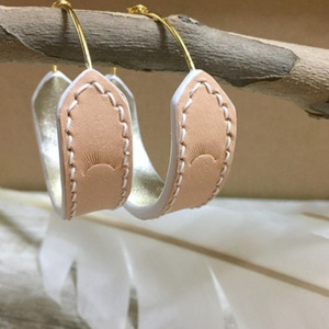 Wholesale exaggerated European and American style <b>large</b> <b>hoop</b> <b>earrings</b>, trendy and fashionable PU leather <b>earrings</b> - Product Image 2