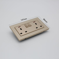 Prise murale industrielle BENDI C64 à usage hospitalier, 1 poste, 13A, avec interrupteur, type G, norme britannique, 3 broches, verre ignifuge, IP22