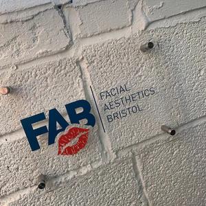 कस्टम मुद्रित लोगो हाउस नंबर साइन ऐक्रेलिक व्यवसाय पट्टिका साइन डिस्प्ले रैक - Product Image 6