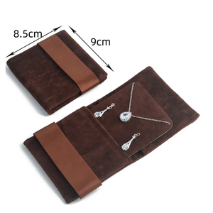 Nouveauté 2026 : Pochette à bijoux personnalisée avec logo, pochette enveloppe en suède pour boucles d'oreilles avec insert rembourré - Product Image 1